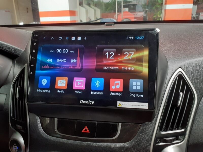 Lắp màn hình android ô tô