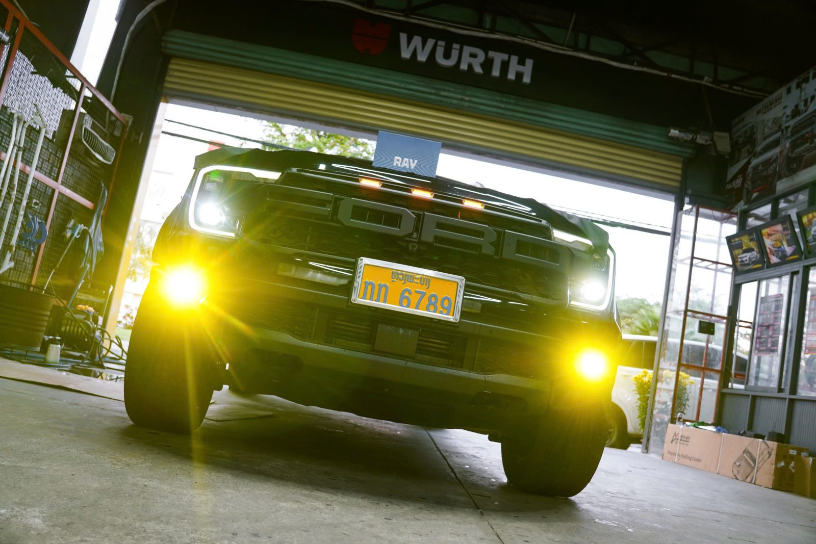 Độ đèn ô tô Ford Ranger bi gầm Ray Bulbtek 3000K