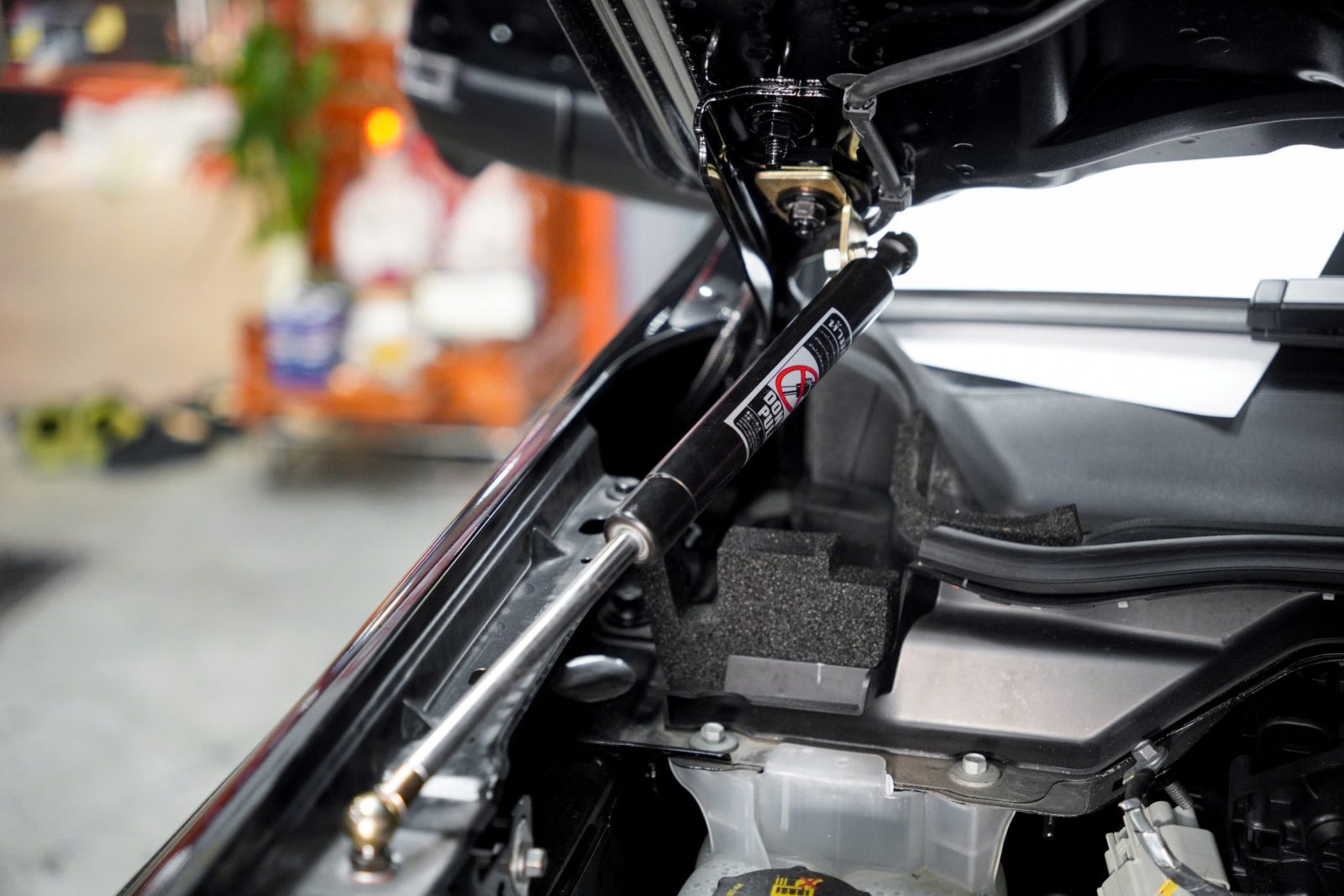 Lắp Đặt Ti Chống Nắp Capo An Toàn Tại Dap Auto