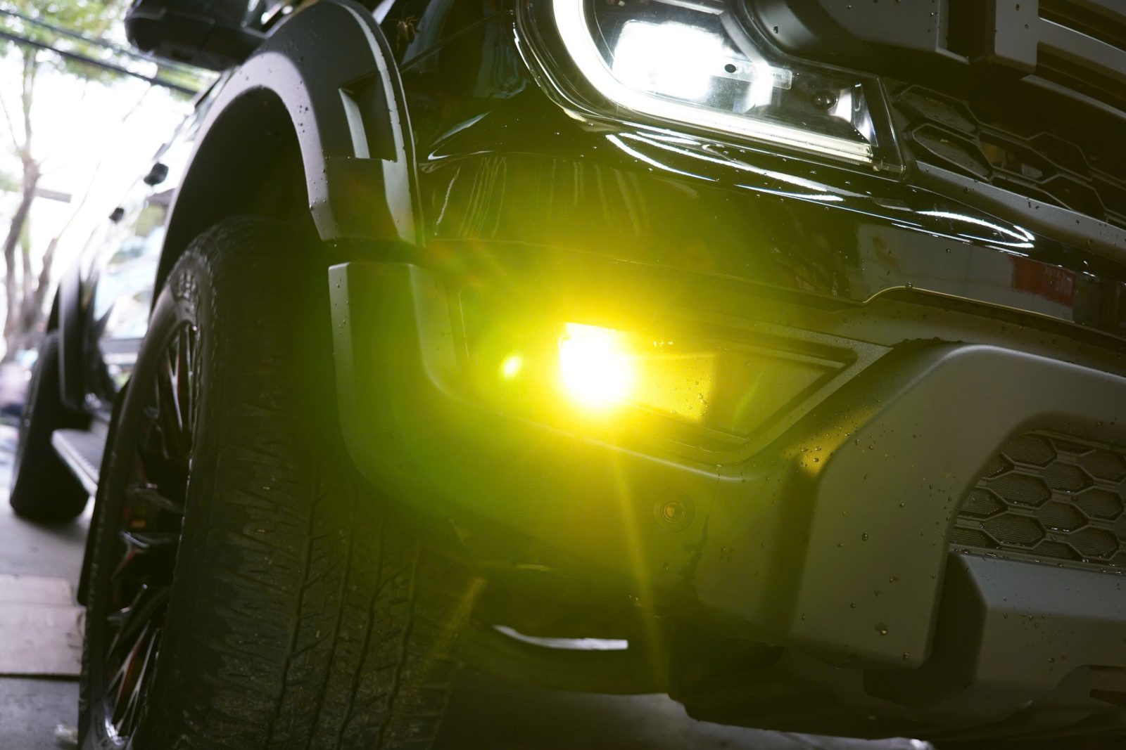 Lắp đặt an toàn, chuẩn chỉnh Bi gầm Ray Bulbtek nhiệt màu 3000K