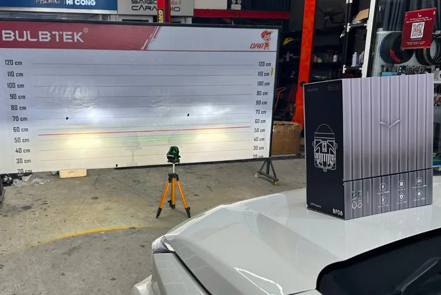 Bi gầm phantom nhiệt màu vàng nắng 4500K