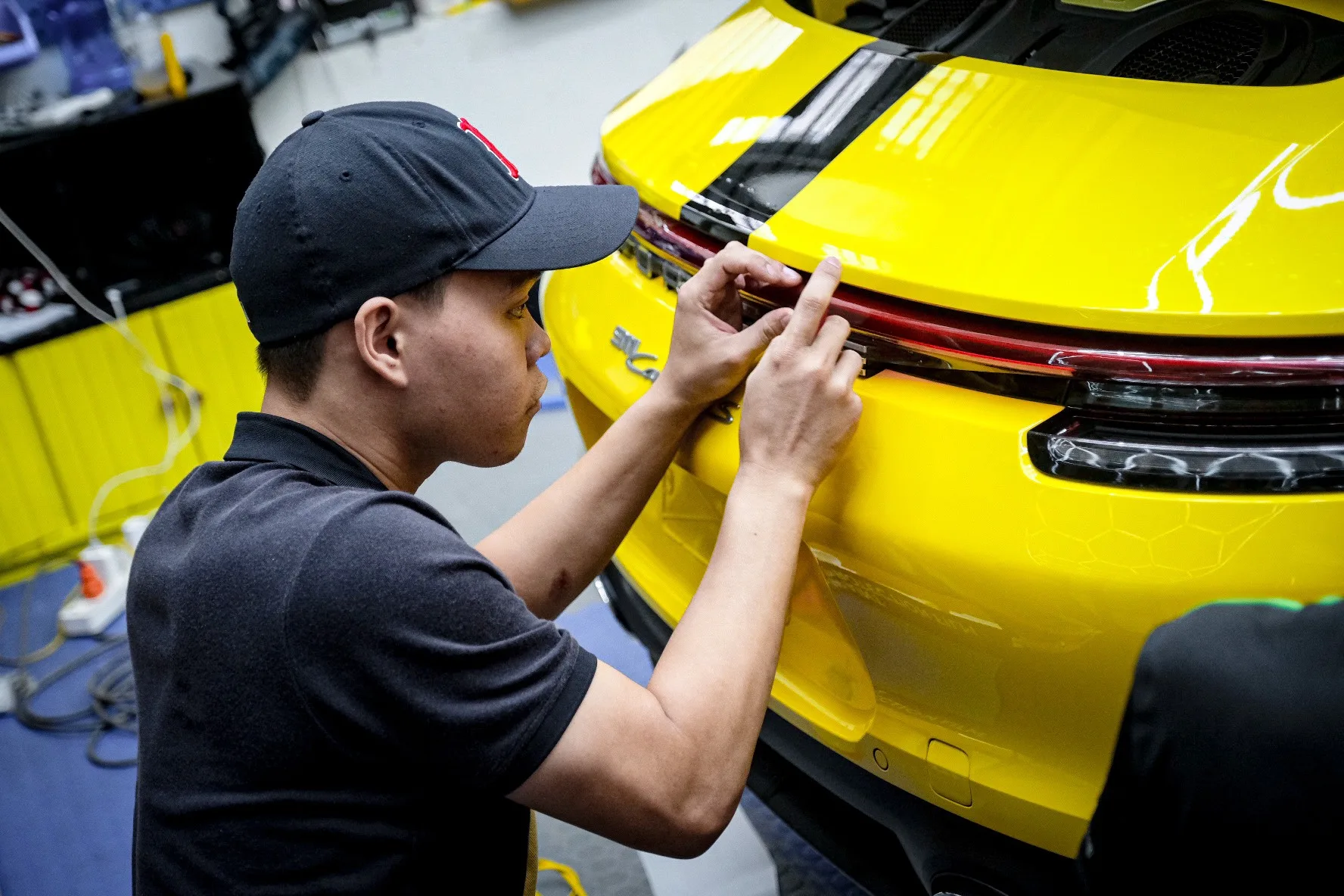 Quy trình dán PPF ô tô Teckwrap chuẩn Mỹ tại DAP Auto: Tại sao cần phòng thi công vô trùng?