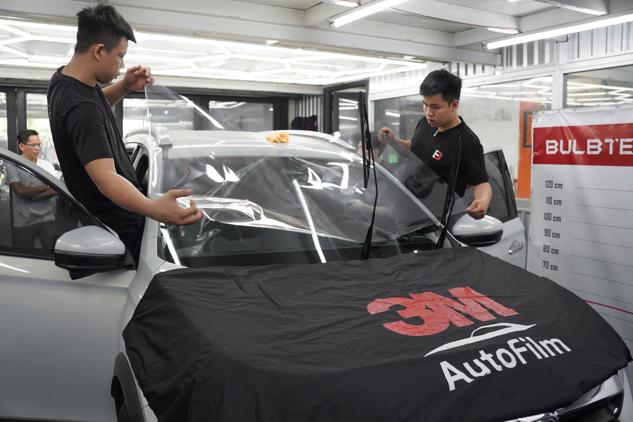 So sánh giá phim cách nhiệt 3M Crystalline BLK, 3M Crystalline Và Ceramic